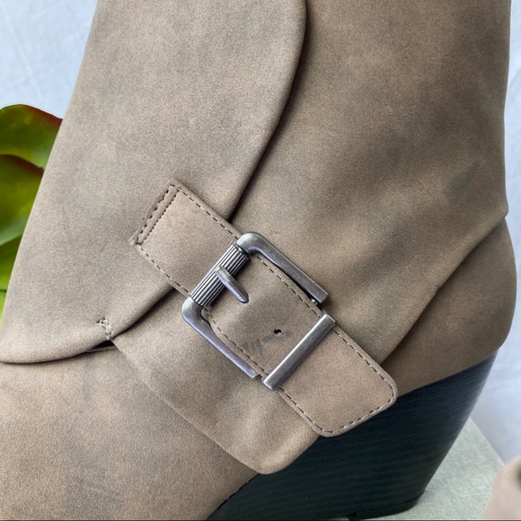 NWOB American Rag ‘Acoreene’ Cuffed Wedge Bootie - Picture 8 of 11